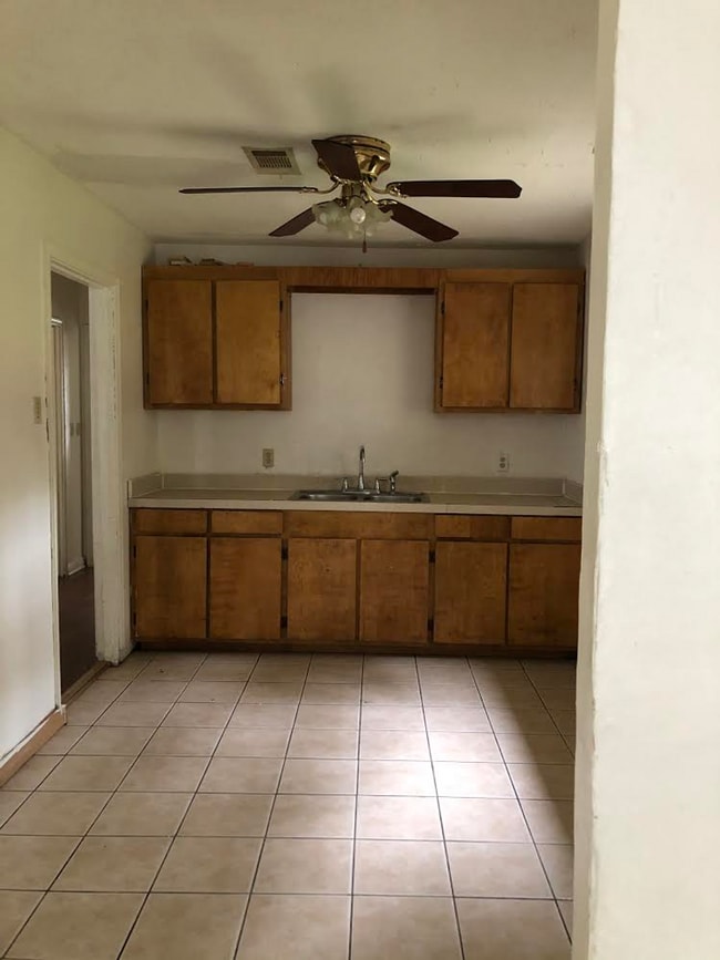 Photo - 3 Bed / 1 Bath Single Family Home in Beaum...