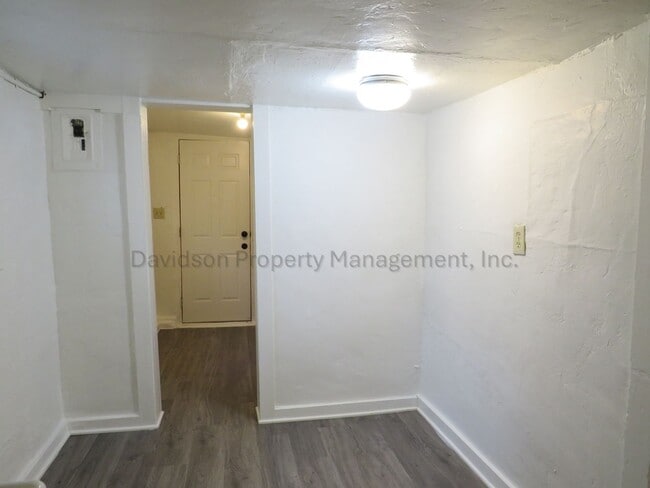 Photo - 1212 1/2 McArthur Ave