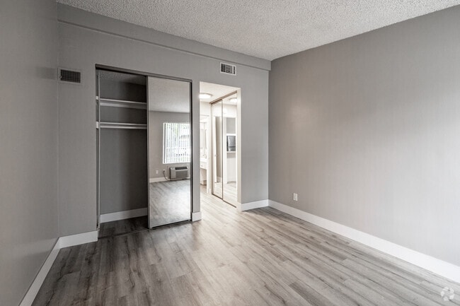 1BR, 1BA - 750SF - Bedroom - The Arbors Santa Ana