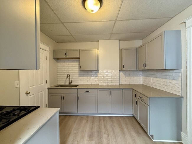25 Trust St Unit 1