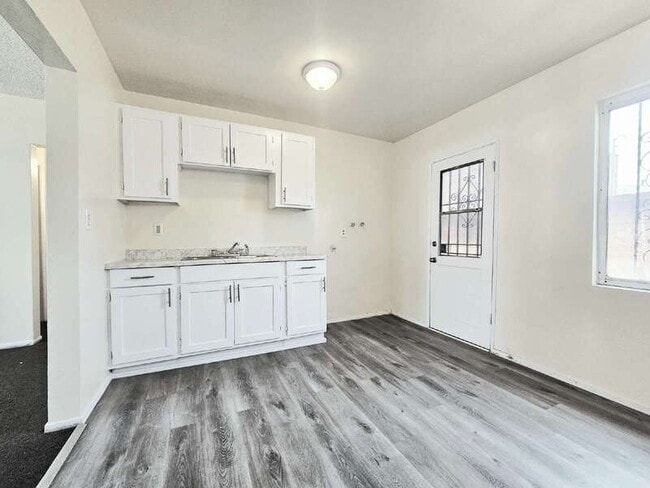 Photo - 231 E 89th St