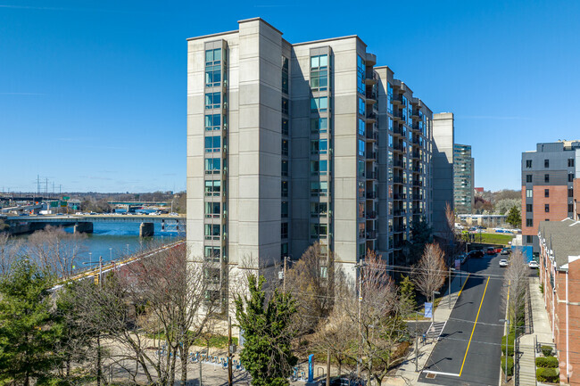Photo - One Riverside Place Apartments