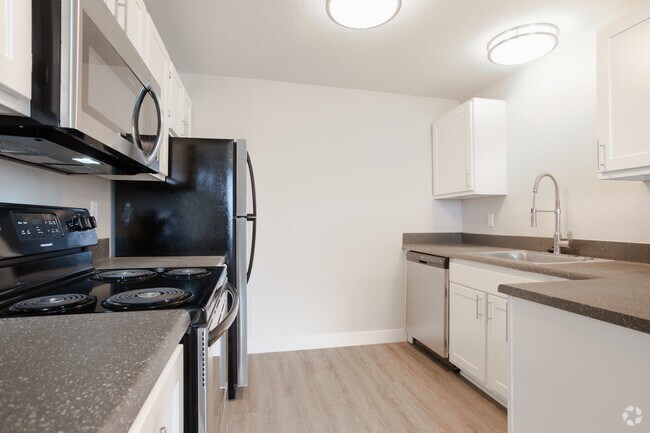 2BR,2BA-Sapphire