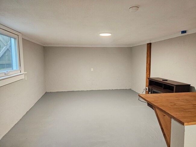 Photo - 1105 Crossland Ave