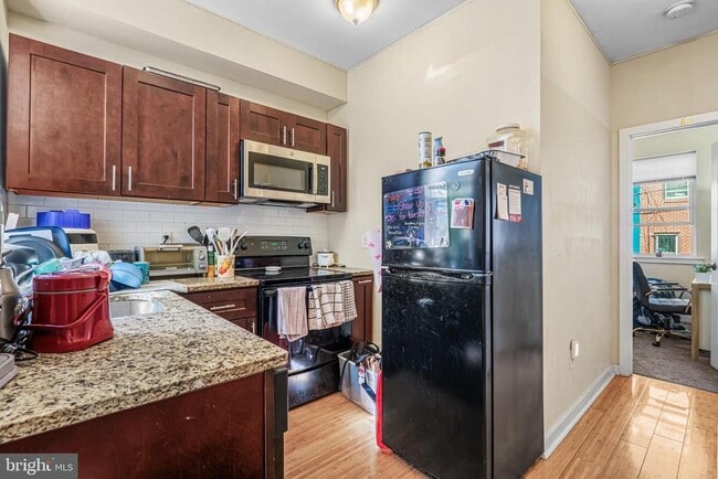 Building Photo - 1724 Monument St Rental
