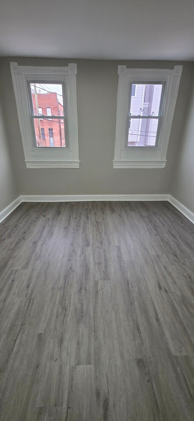 Photo - 2125 E Oliver St