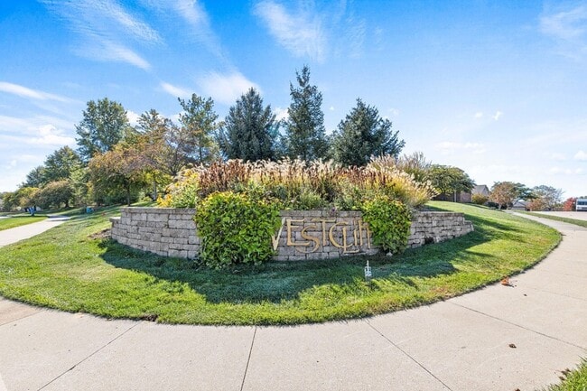 Photo - 1605 Labrador Dr