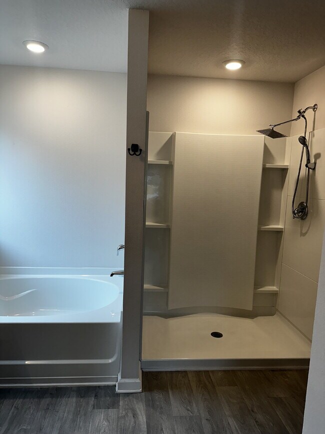 Photo - 537 Albert Meadow Ln