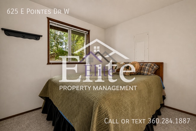 Photo - 625 E Pointes Dr W