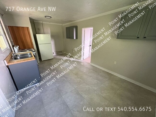 Photo - 717 Orange Ave NW