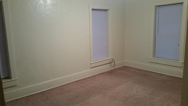 Photo - 700 N 6th St