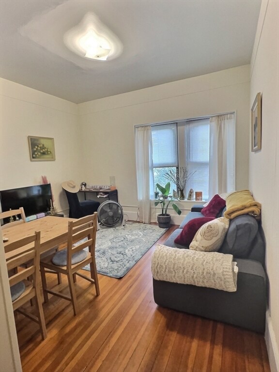 Building Photo - 1382 Beacon St Unit 4 Rental