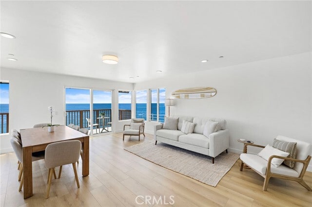 1045 Gaviota Dr
