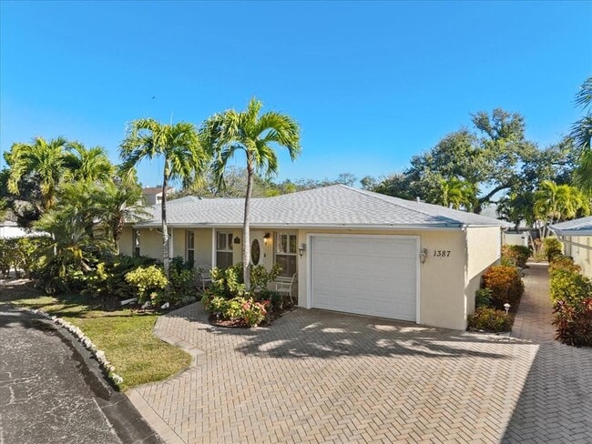 Photo - 1387 Moonmist Dr