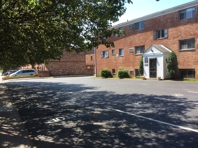 Entance - 1140 Simpson St Unit 21