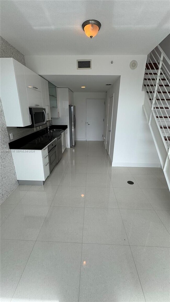 Photo - 60 SW 13th St Unidad 3015