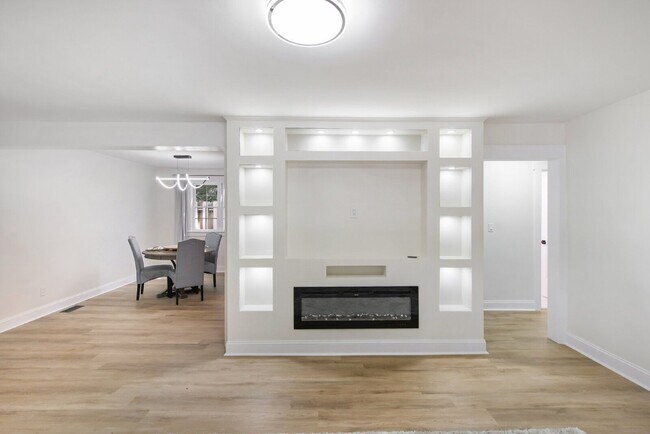 Photo - 707 Wade Ave