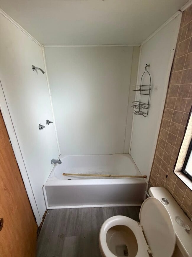 Photo - 195 Jonna St