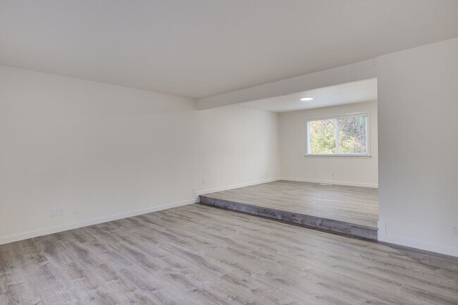 Photo - Beautifully Remodeled 4-Bedroom Home in Ke...