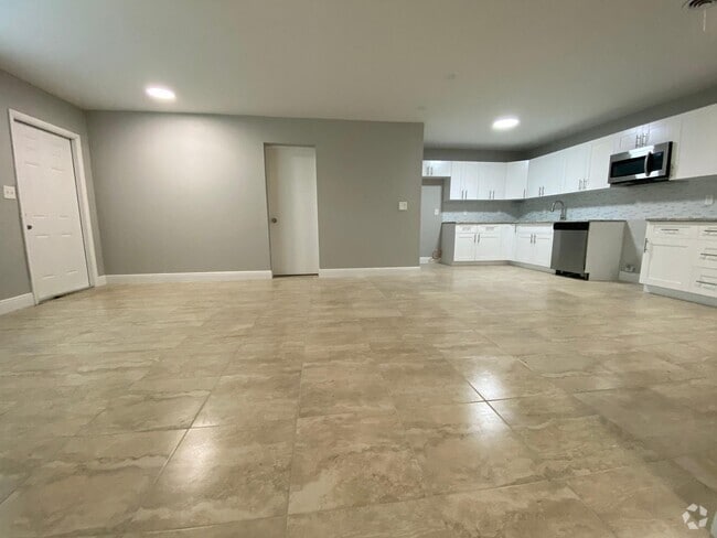 Building Photo - 811 SW 12th Ct Rental