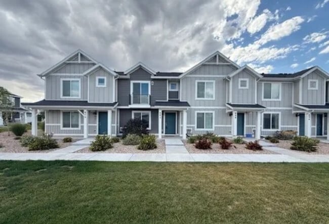 Building Photo - 882 N 3490 W Rental