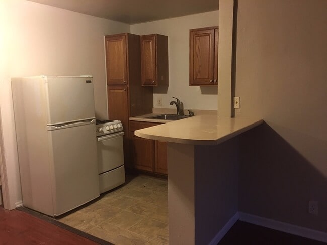 Photo - COZY 1BD/1BA LOWER SOUTH HILL APARTMENT | A/C | ON-SITE LAUNDRY | PET FRIENDLY | $200 OFF MOVE-IN... Unit 1505-D
