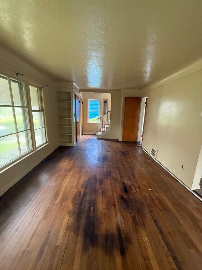 Photo - Lee/Harvard Single Home
