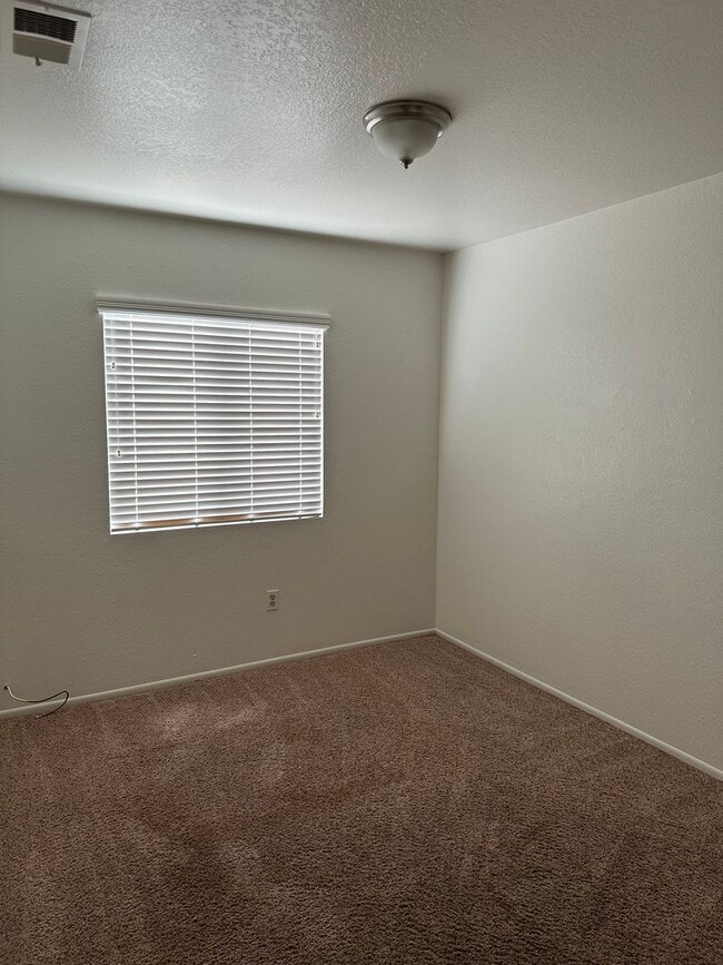 Photo - 3 BEDROOM SINGLE STORY