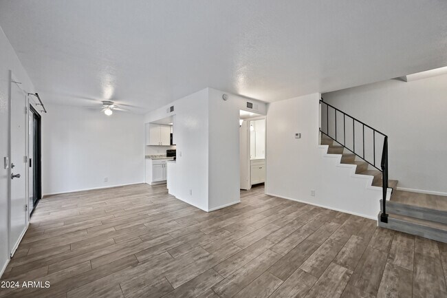 Photo - 1321 N 84th Pl