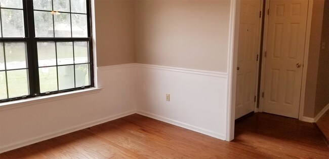 Photo - 956 Gulfstream Rd