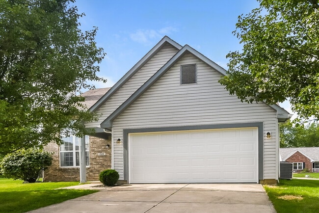 Building Photo - 17124 Rushmore Dr Rental