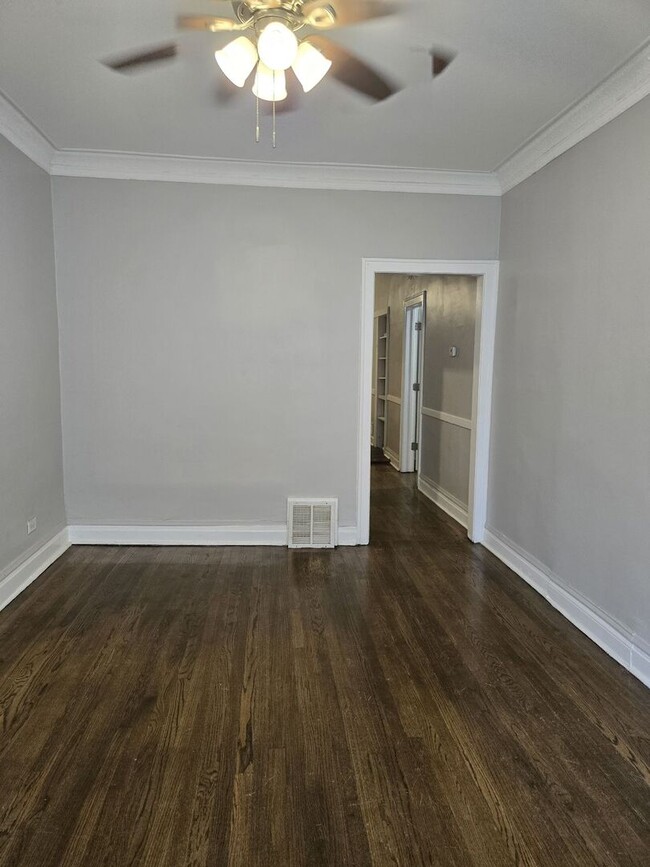 Photo - 6838 S Maplewood Ave Unit 1