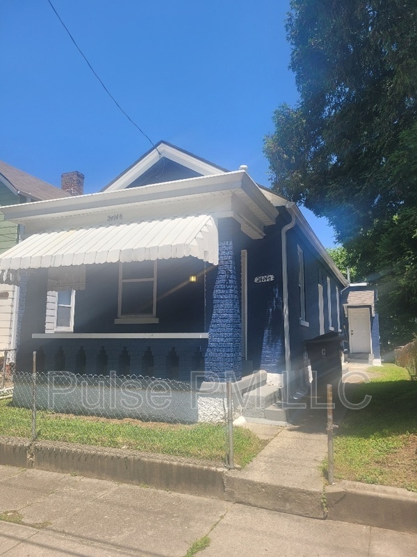 2414 1/2 Warren Street - 2414 1/2 Warren Street House