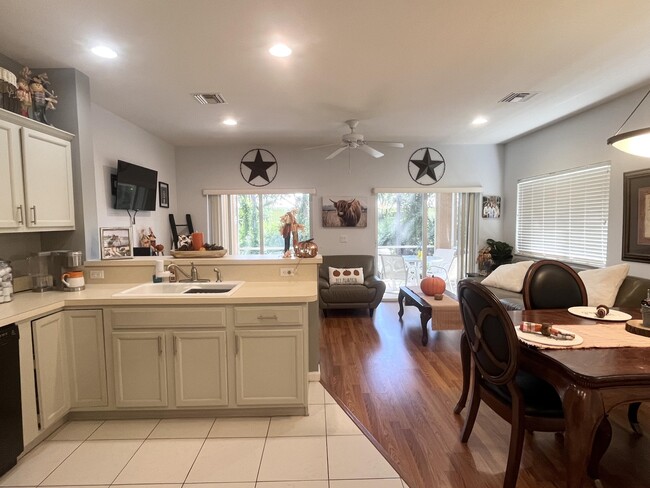 Building Photo - 8919 Sandshot Ct Unit 5412