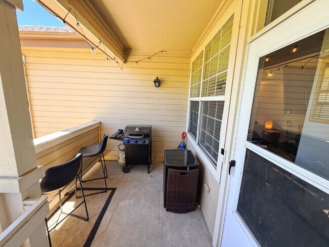 Photo - Rare opportunity to lease a golf course-view condo in one of Littleton's most convenient locations! Unidad #H
