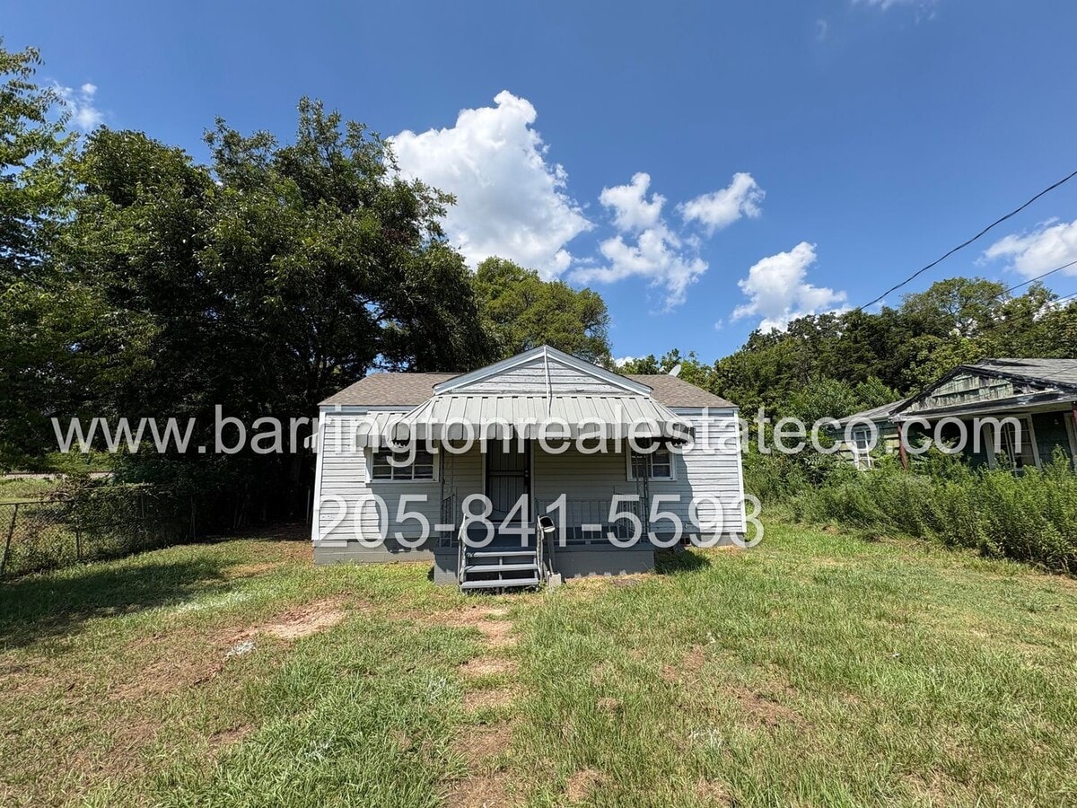 Photo - 1848 Alemeda Ave SW