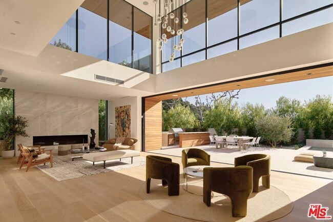 Photo - 10901 Chalon Rd