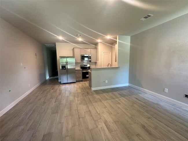 Photo - 104 Turner Dr