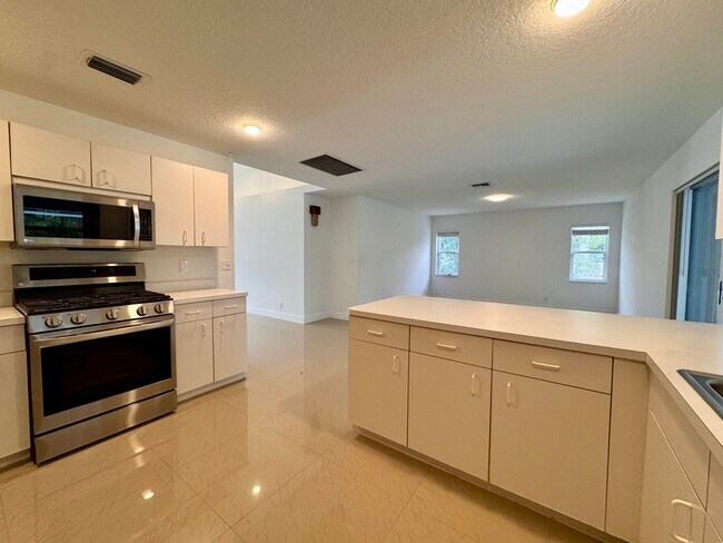 Photo - 1132 Hatteras Cir