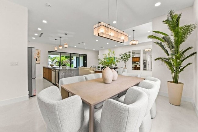 Photo - 621 NW 42nd Ave