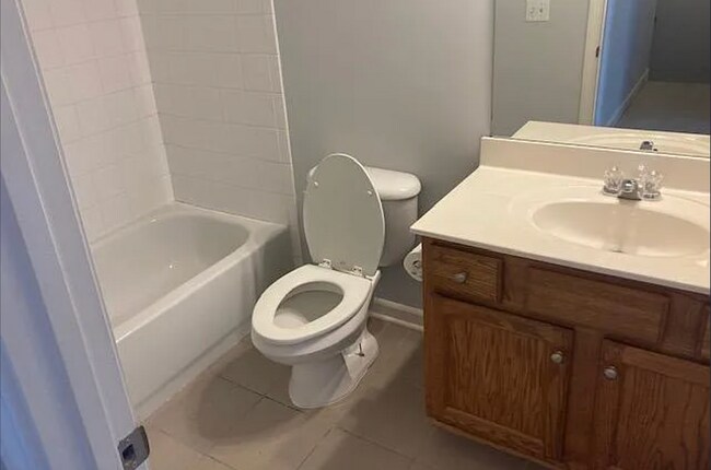 Photo - 553 Rosedale Ave