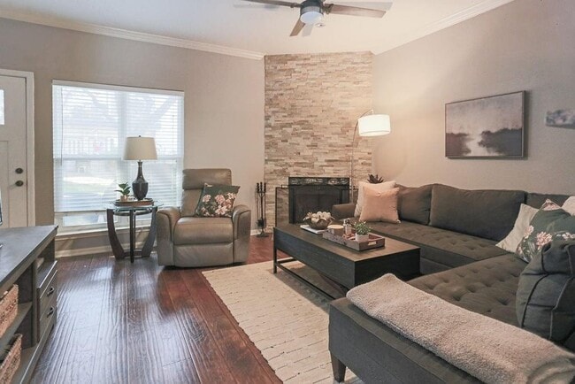 Photo - 1307 Kinney Ave Unit 121