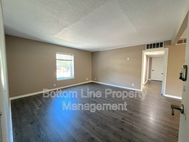 Photo - 2638 Park Rd Unit H