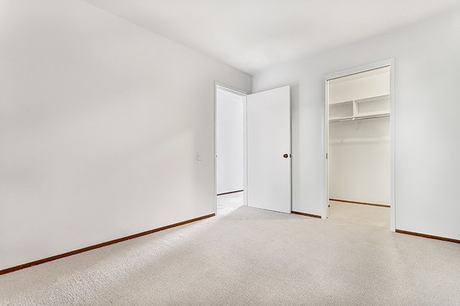 Photo - 630 Grand View