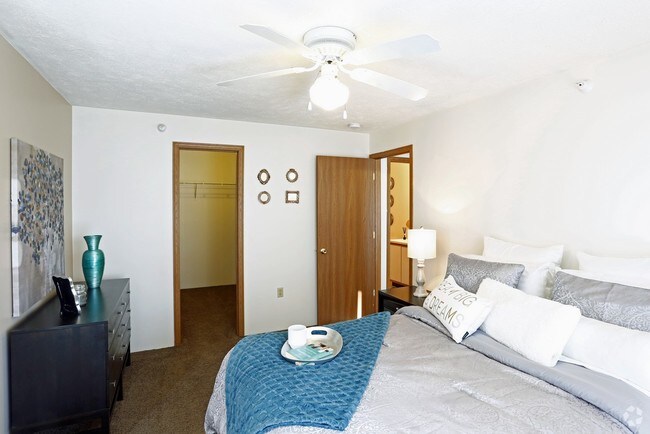 Custer Estates Apartments