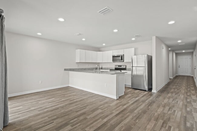 Photo - Beautiful 4/2 home with NEW fenced yard