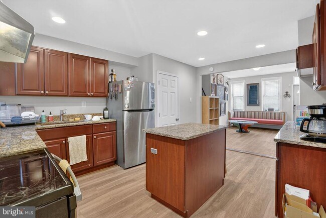 Photo - 2623 Emerald St
