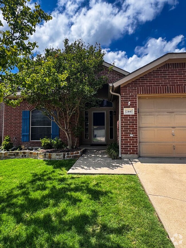 Building Photo - 3 Bed/2 Bath House For Rent in Burleson IS...