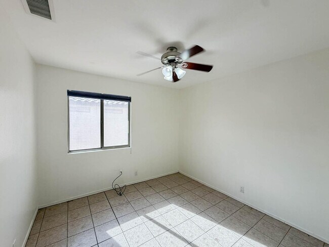 Photo - 15724 W Smokey Dr