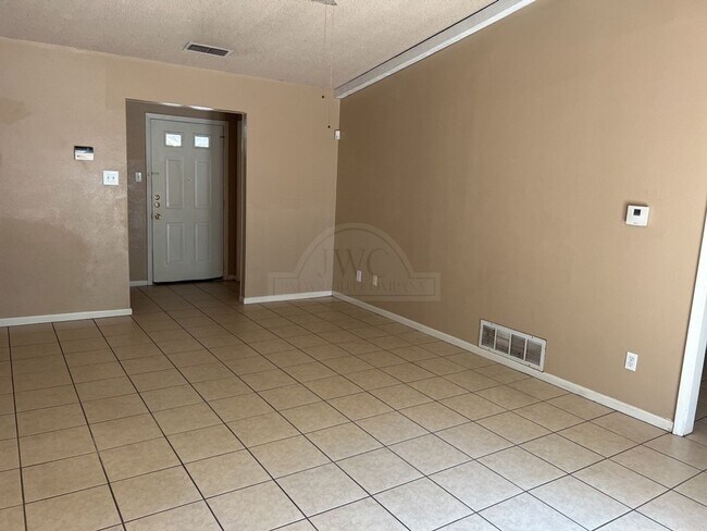 Photo - 2404 Carnation Dr